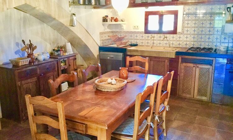 cocina+mesa+maderas+macizas+wood+kitchen+Holz+Küche